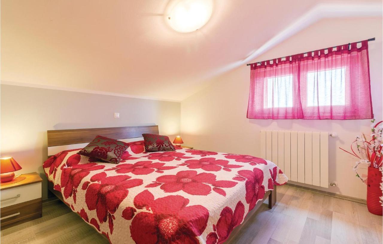 Cozy Home In Frkeci With Outdoor Swimming Pool Barban Esterno foto